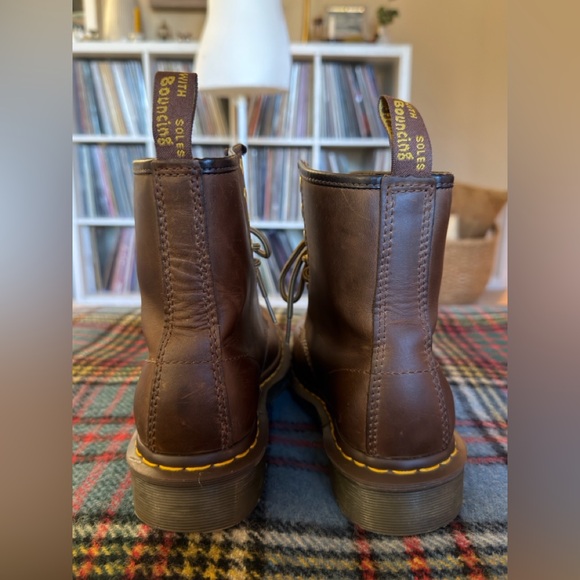 Dr Marten Size 5 Brown Crazy Horse 8 Eyelet Lace Up Boots - Picture 3 of 6